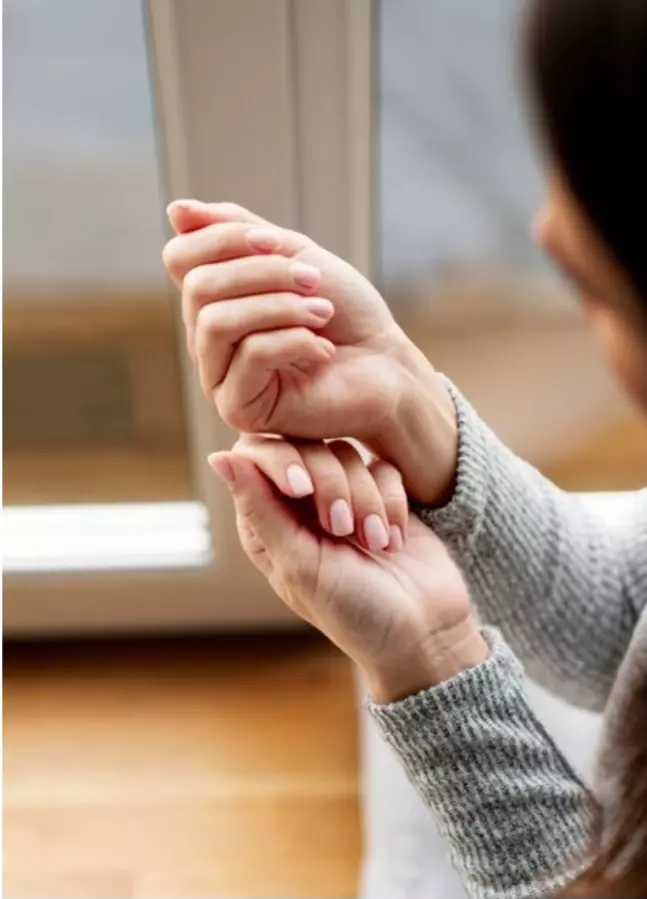 Mãos ressecadas: como cuidar e prevenir esse problema comum